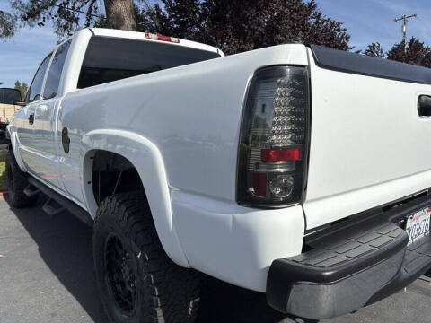 2005 GMC Sierra 2500HD