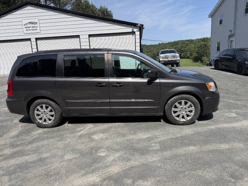 2016 Chrysler Town and Country Touring