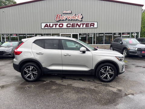 2024 Volvo XC40 B5 Core Dark Theme
