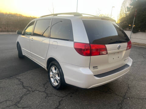 2004 Toyota Sienna