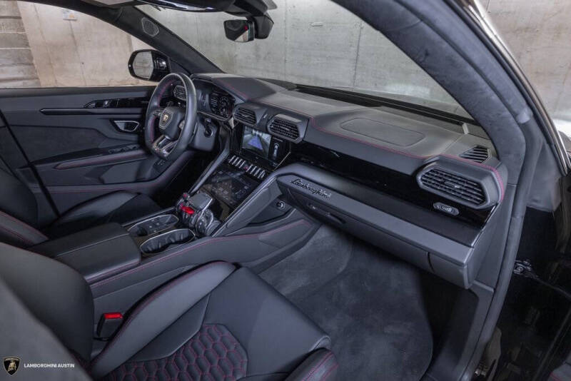 2024 Lamborghini Urus S