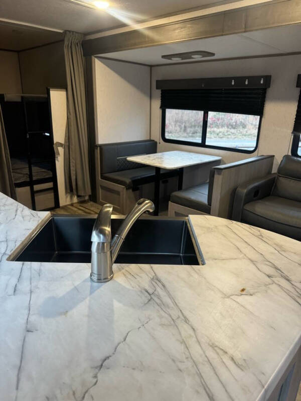 2022 Coleman LANTERN 263BH