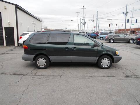 1999 Toyota Sienna for sale at Settle Auto Sales TAYLOR ST. in Fort Wayne IN
