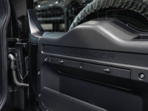 2025 Land Rover Defender 110 V8 P525