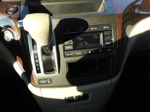 2017 Nissan Quest SV