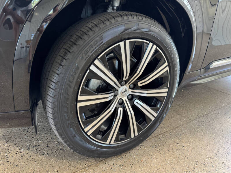 2024 Volvo XC90 B6 Core Bright Theme