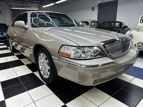 2009 Lincoln Town Car for sale at Podium Auto Sales Inc in Pompano Beach FL
