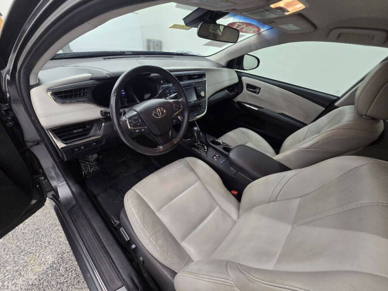 2017 Toyota Avalon XLE