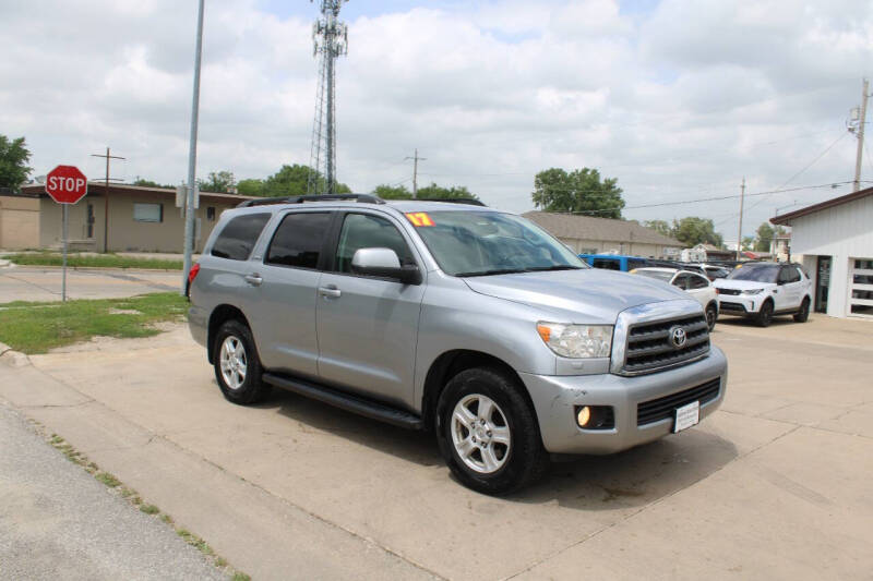 2017 Toyota Sequoia SR5
