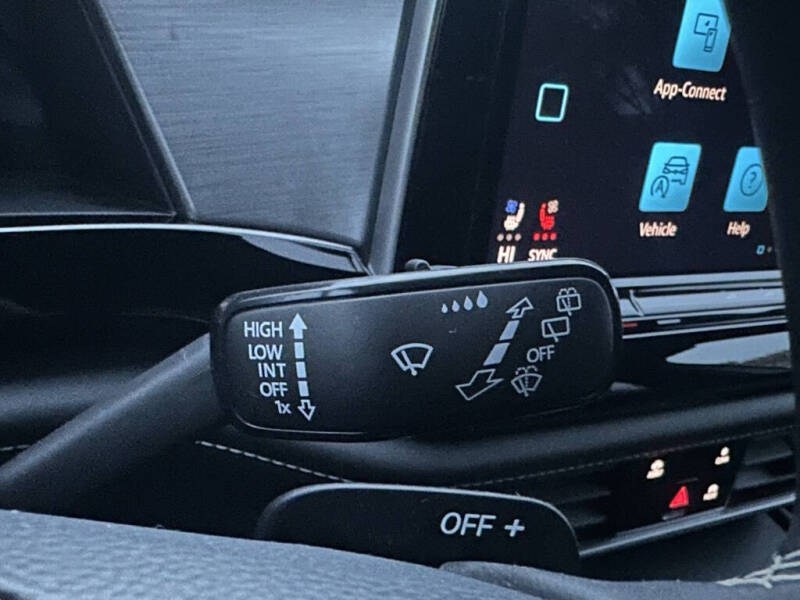 2024 Volkswagen Atlas Cross Sport SE 4Motion