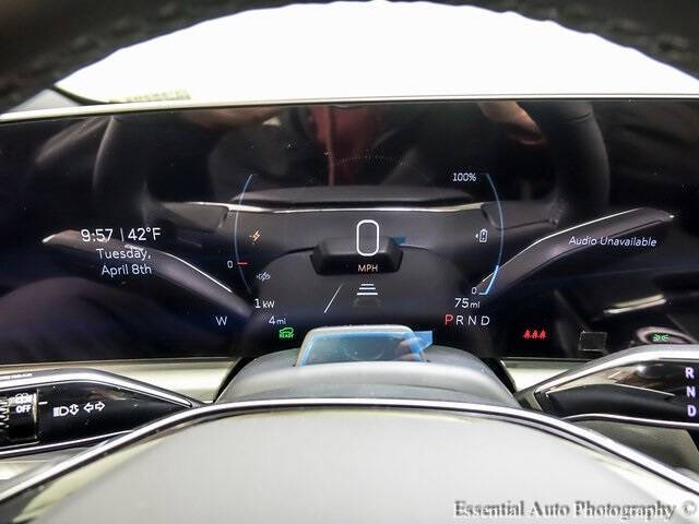 2025 Cadillac LYRIQ Luxury 2