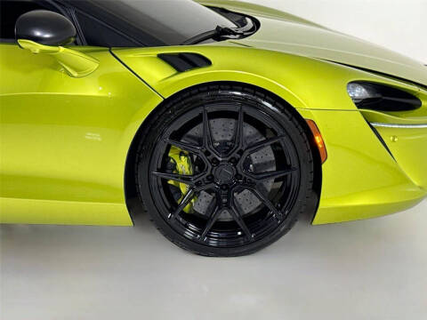 2023 McLaren Artura