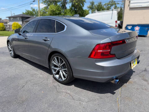 2017 Volvo S90 T5 Momentum