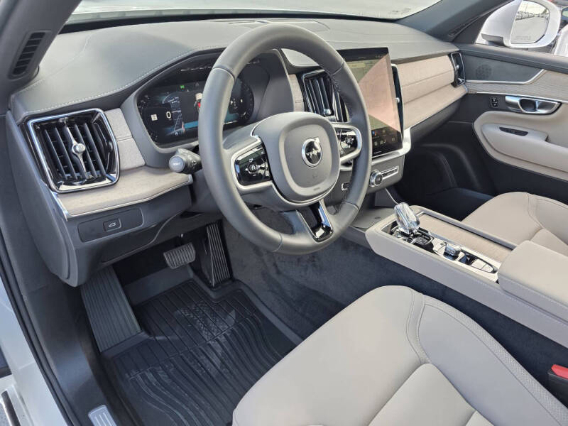 2026 Volvo XC90 B6 Core