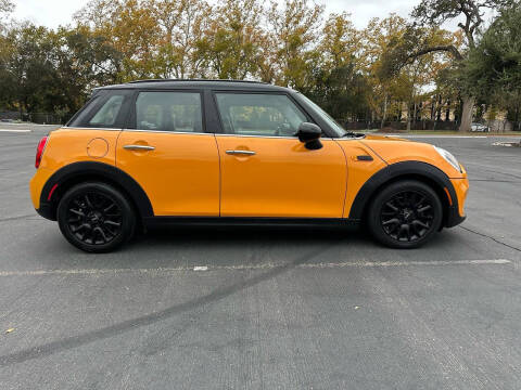 2015 MINI Hardtop 4 Door Cooper