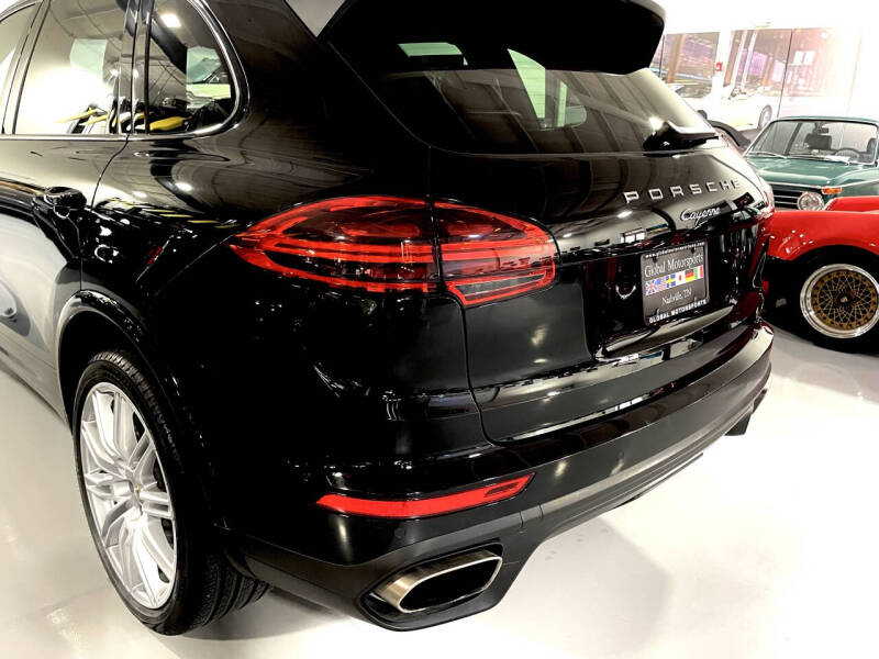 2018 Porsche Cayenne Platinum Edition