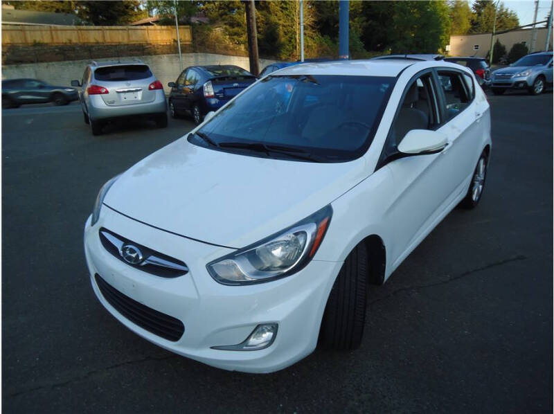 2013 Hyundai Accent SE