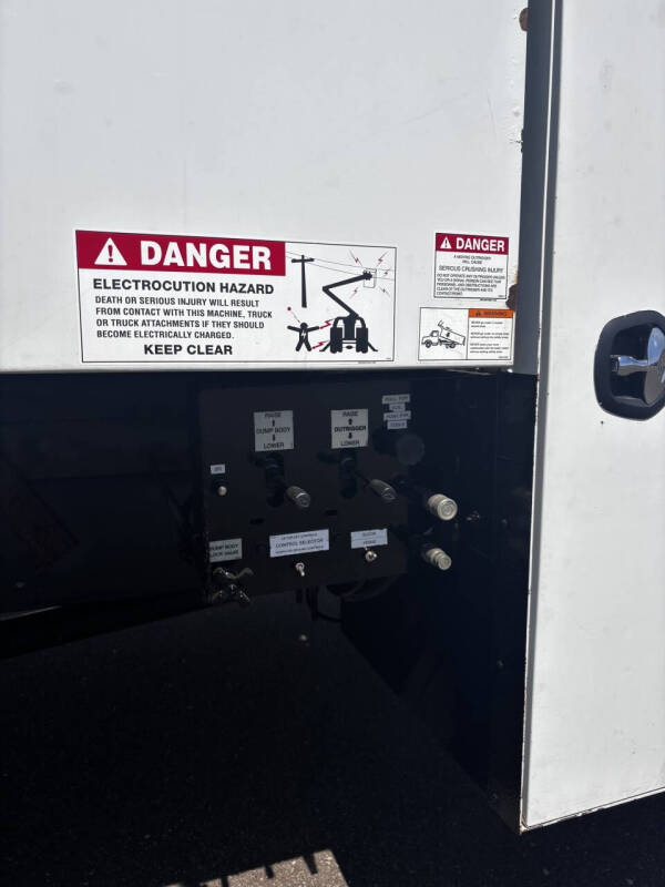 2007 Freightliner M2 106