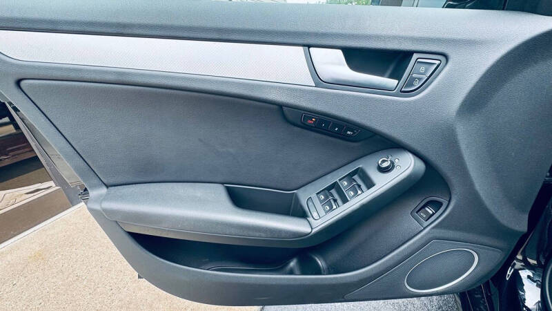 2012 Audi A4 2.0T quattro Avant Prestige