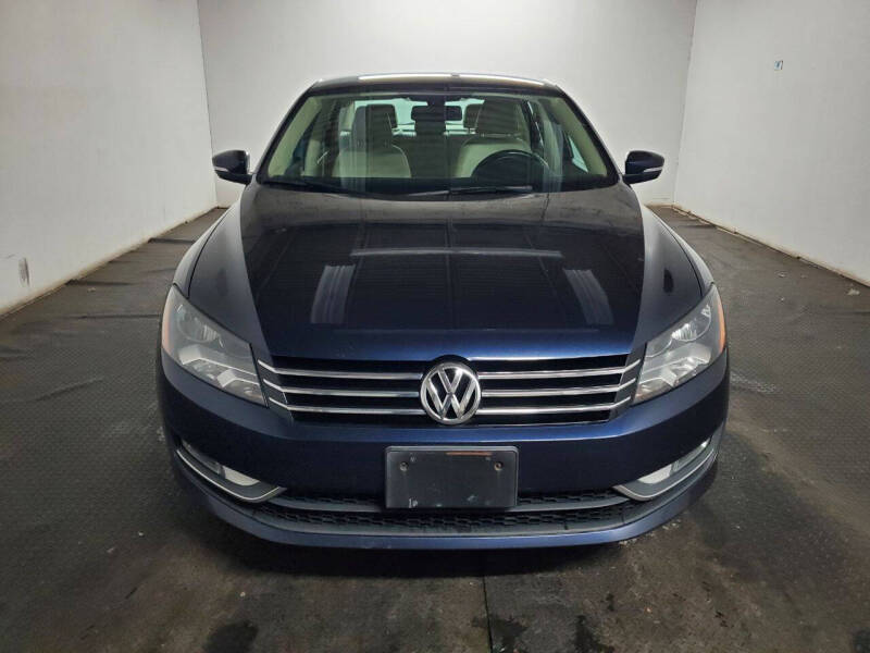 2015 Volkswagen Passat S photo 2