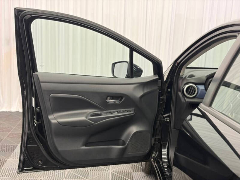 2023 Nissan Versa SV