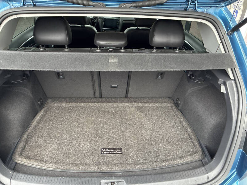 2018 Volkswagen Golf TSI SE