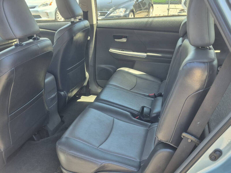 2013 Toyota Prius v Five - Photo 21