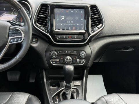 2019 Jeep Cherokee Overland