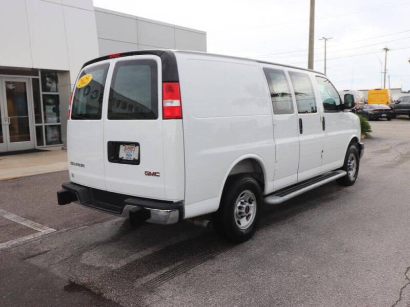 2025 GMC Savana 2500