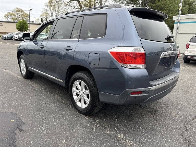 2011 Toyota Highlander SE