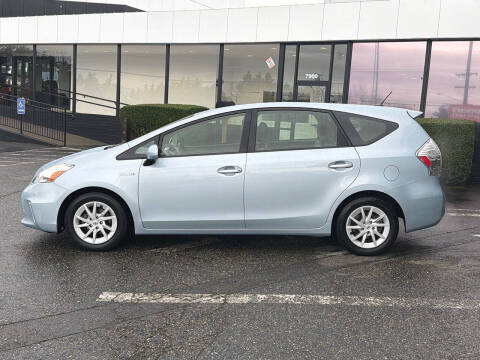 2012 Toyota Prius v Three