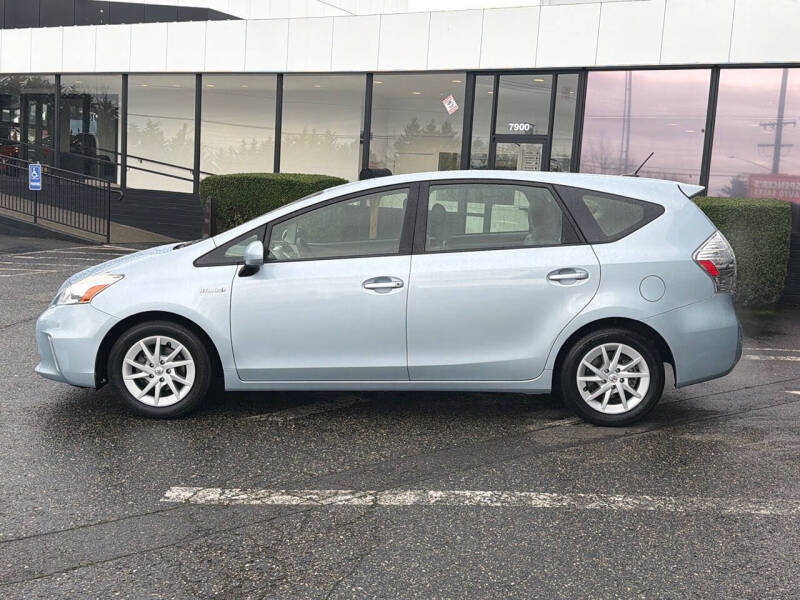 2012 Toyota Prius v Three