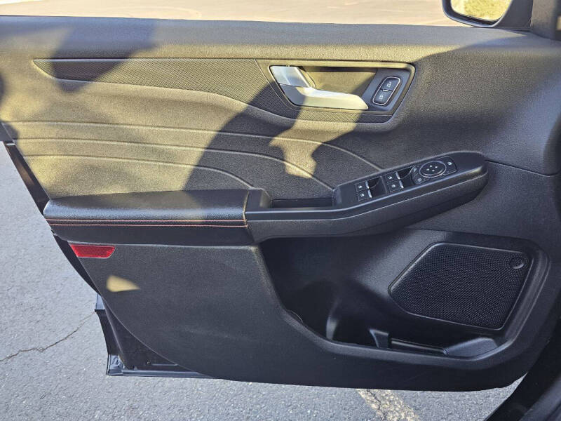 2025 Ford Escape ST-Line Select