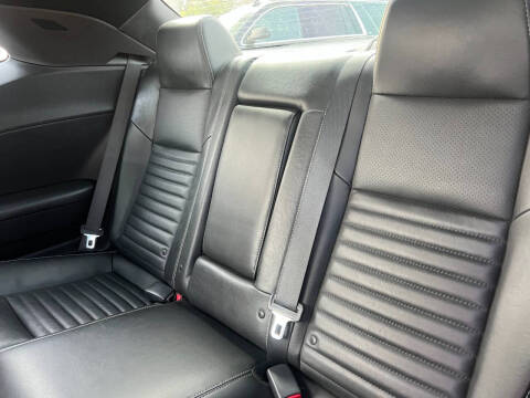 2011 Dodge Challenger R/T Plus