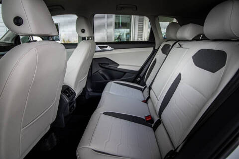 2025 Volkswagen Taos SE