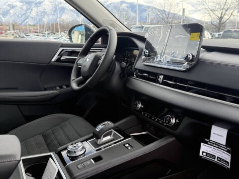 2025 Mitsubishi Outlander PHEV SE