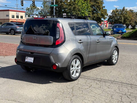 2015 Kia Soul +