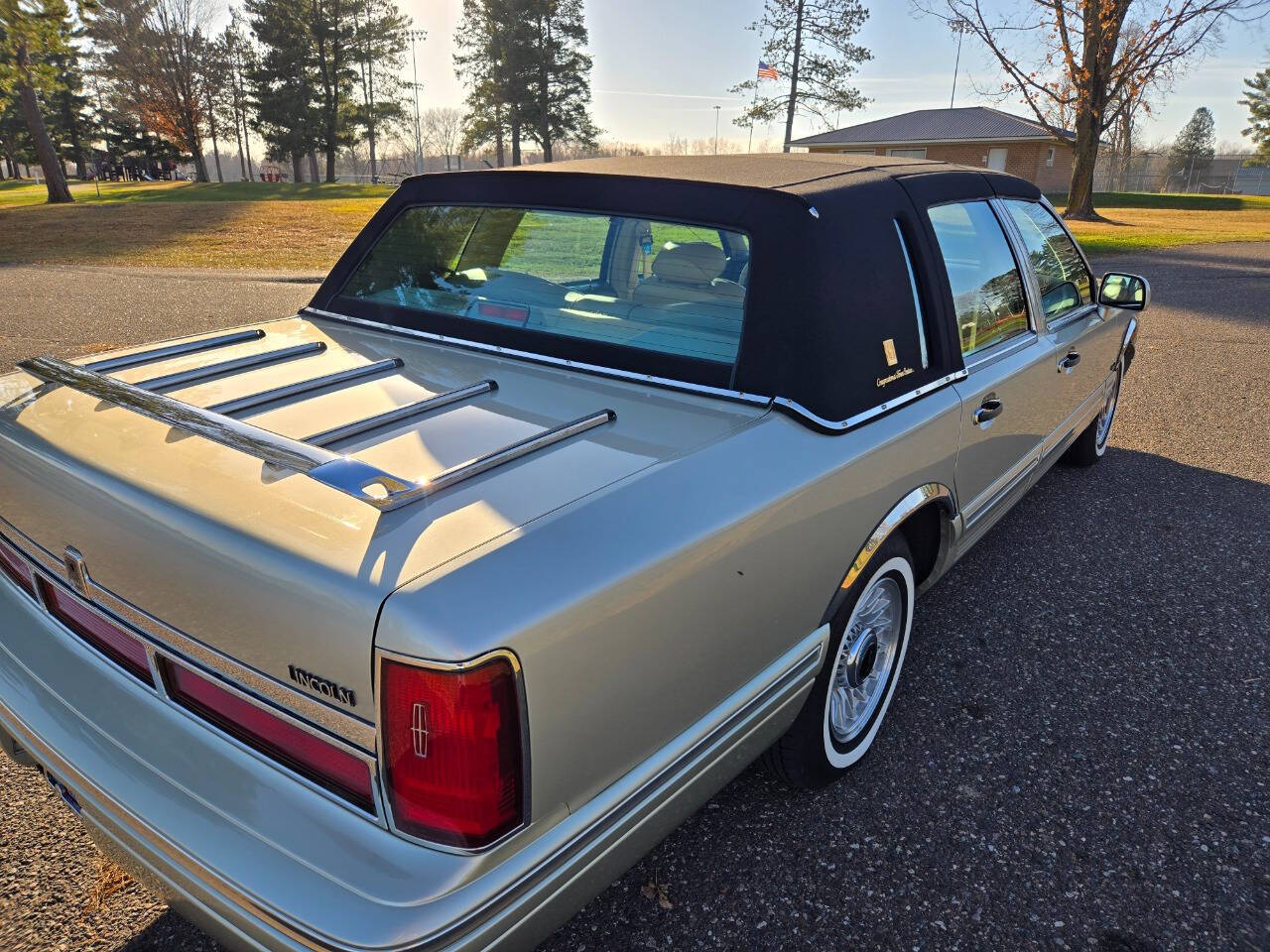 1997 Lincoln Town Car 81