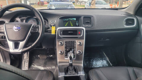 2016 Volvo V60 Cross Country T5