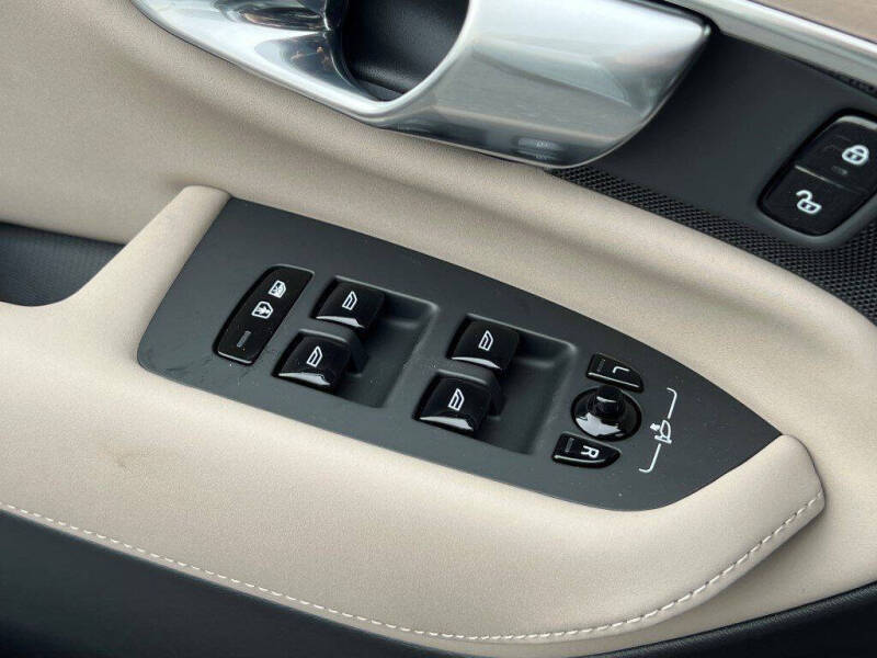 2026 Volvo XC90 B6 Plus 7P