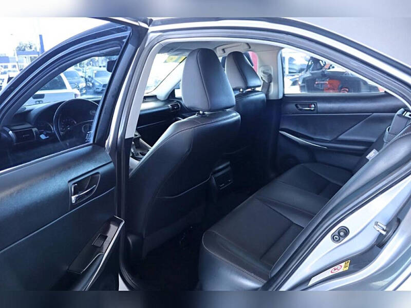 2016 Lexus IS 200t
