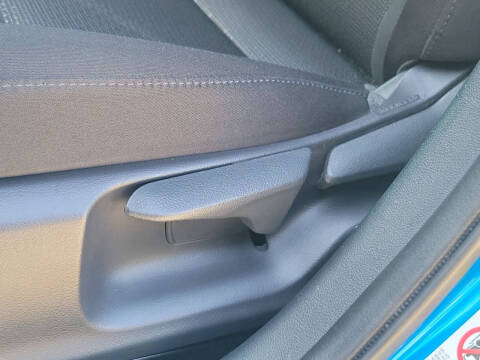 2022 Toyota Prius LE