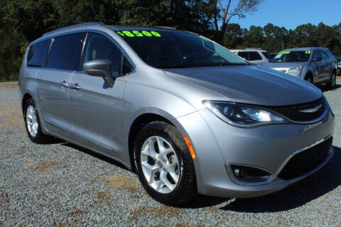 2017 Chrysler Pacifica Touring-L Plus