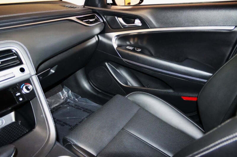 2025 Genesis G70
