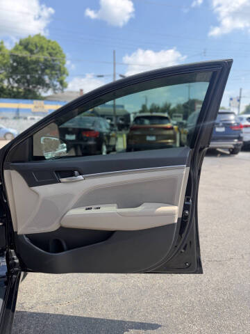 2019 Hyundai Elantra SEL
