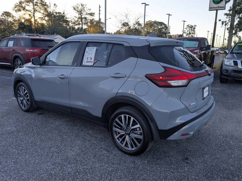 2023 Nissan Kicks SV
