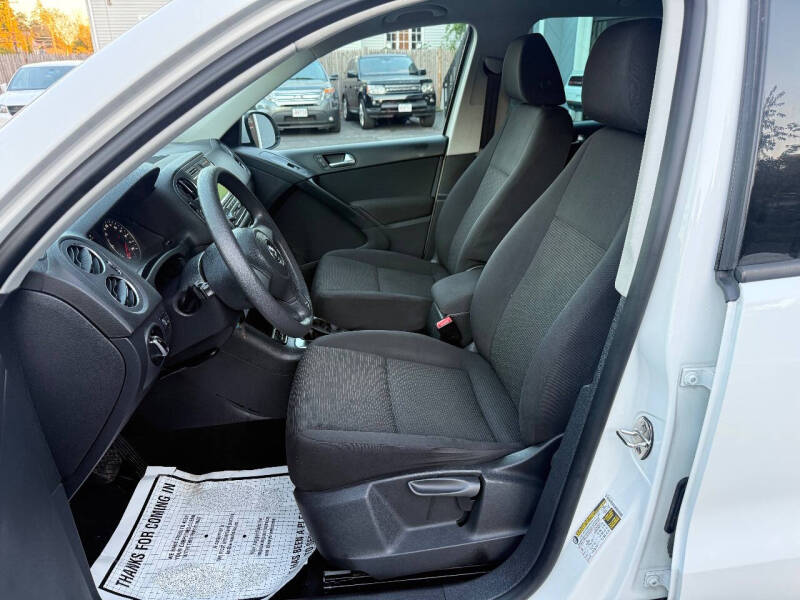 2012 Volkswagen Tiguan LE