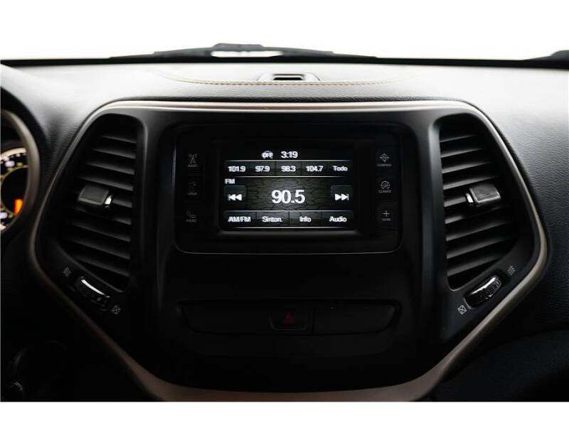 2016 Jeep Cherokee Sport