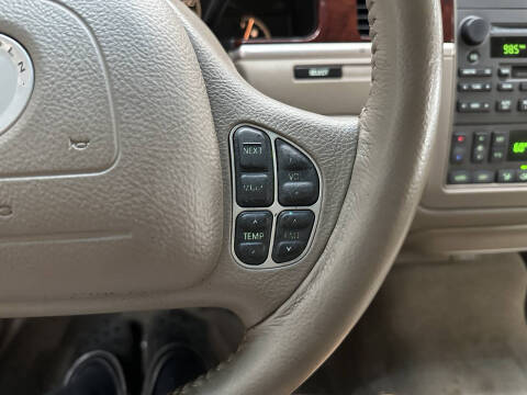 2004 Lincoln Town Car Executive