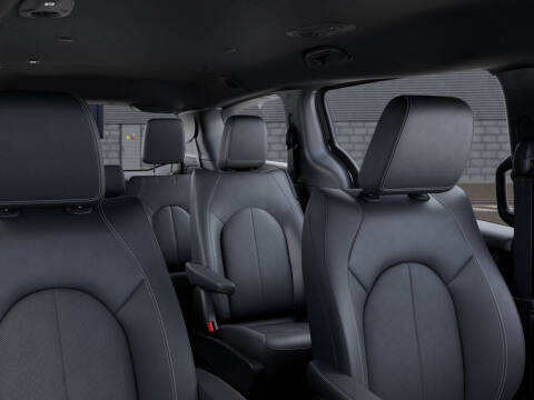 2027 Chrysler Pacifica LX